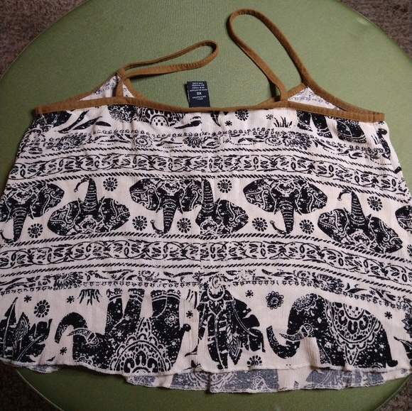 Flowy spaghetti strap! - Picture 2 of 7